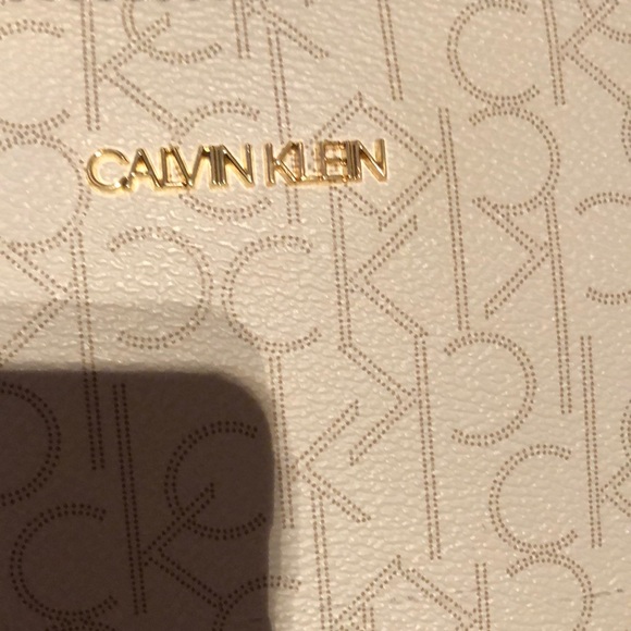 Calvin Klein new crossbody bag - Picture 2 of 4